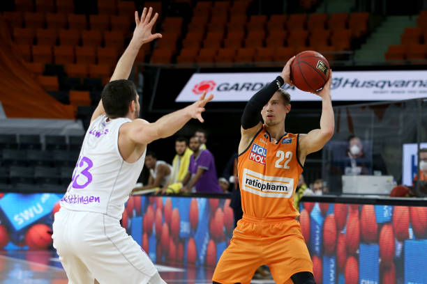 交锋不仅是 交锋不仅是