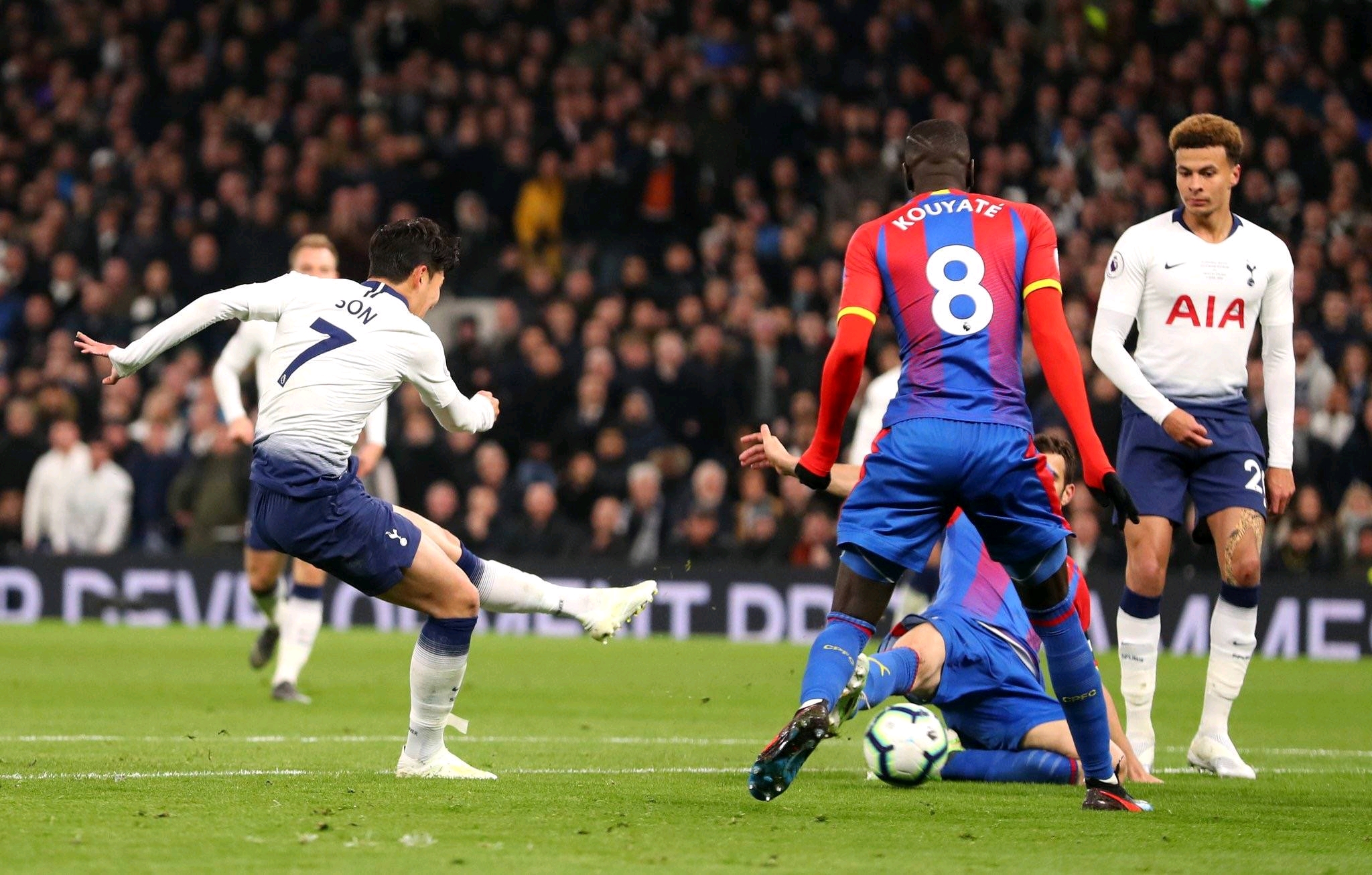 体育女篮世界杯：中国女篮61-83不敌美国 获得亚军